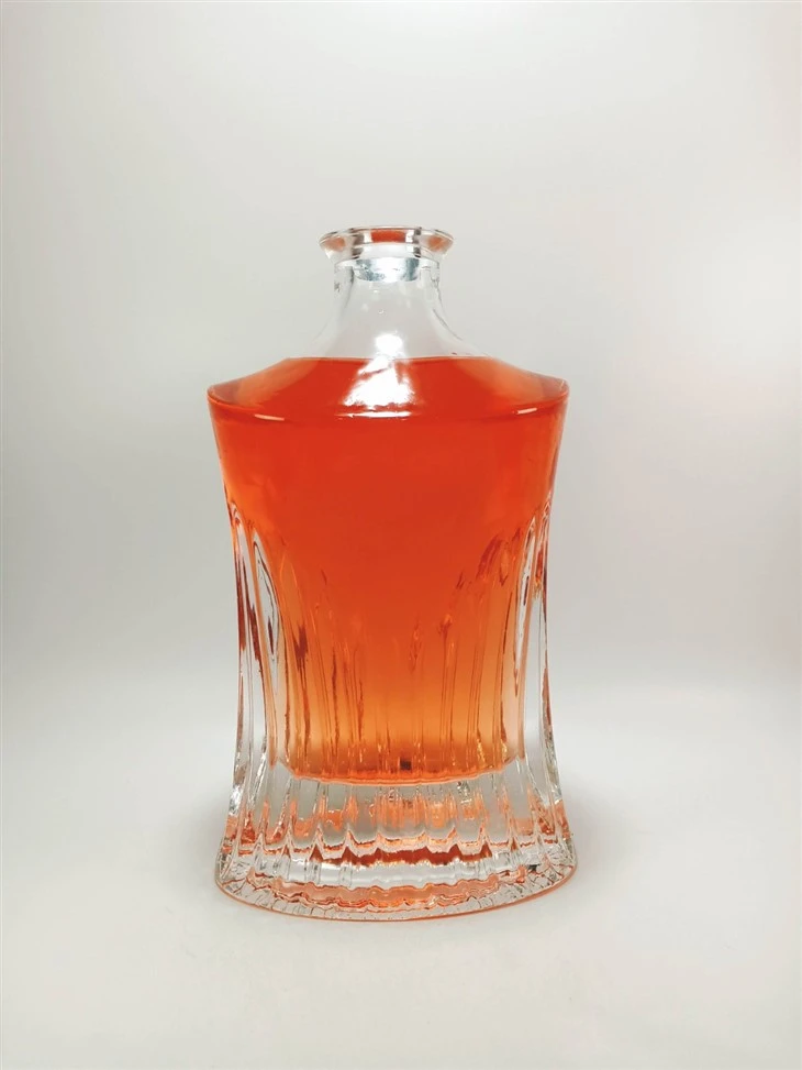 Luxury Custom Design 700ml Brandy Gin Glass Bottle With Lid Liquor Clear Glass Bottle